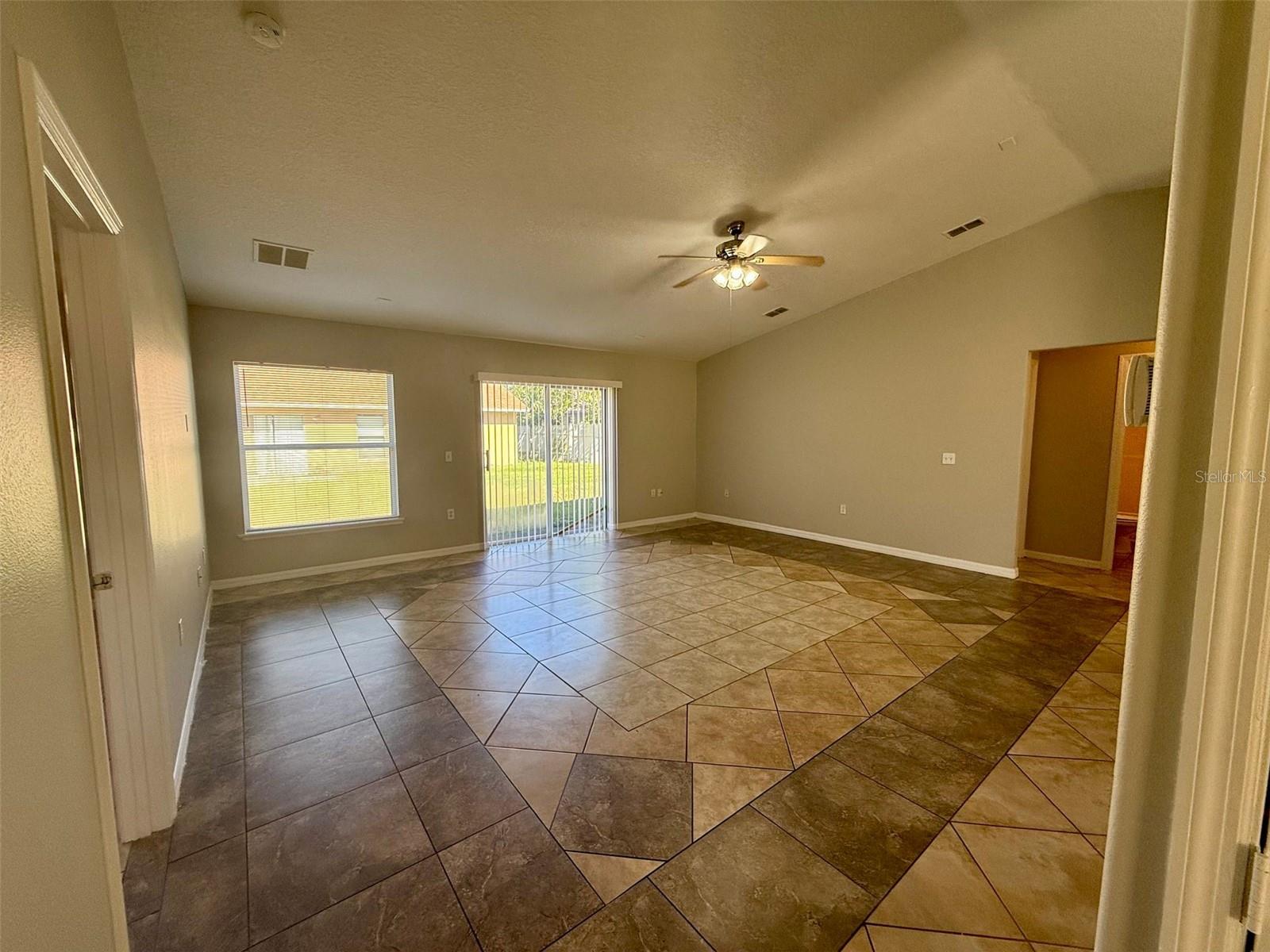 Image 4 of 18 For 442 Flamingo Court