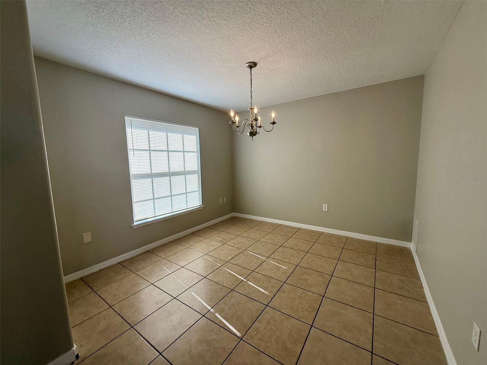 Image 6 of 18 For 442 Flamingo Court