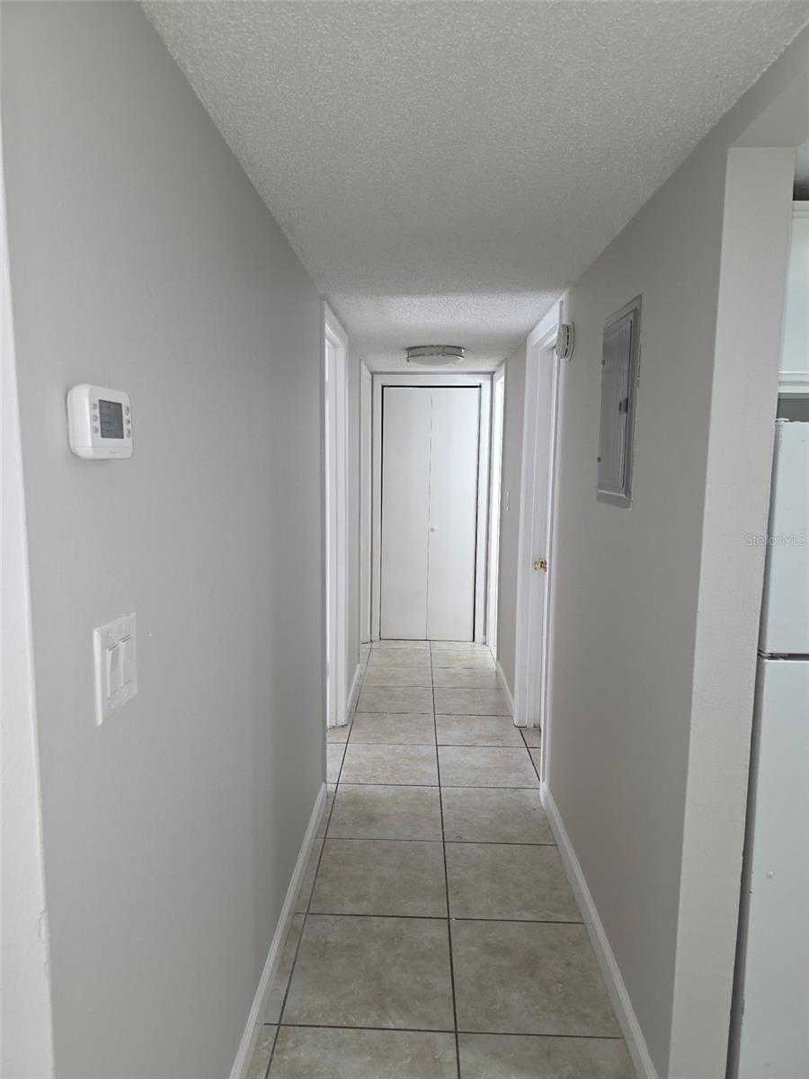 Listing photo id 10 for 921 Oak Ridge Road C