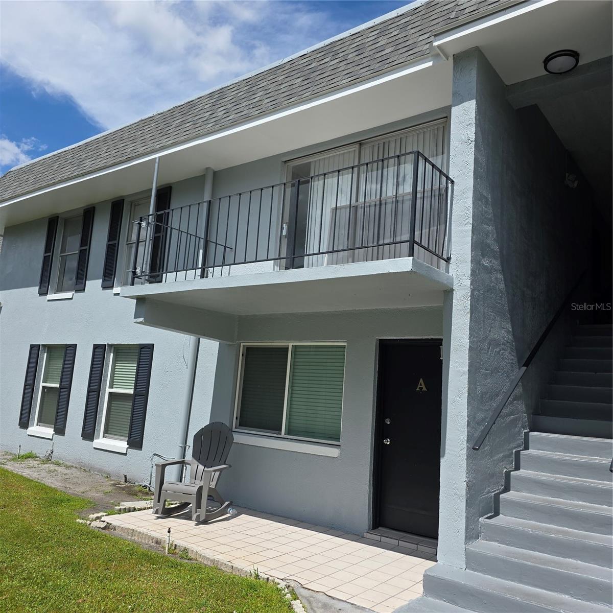 Listing photo id 0 for 921 Oak Ridge Road C
