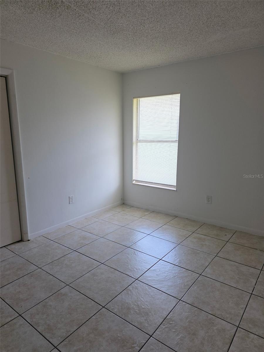 Listing photo id 1 for 921 Oak Ridge Road C