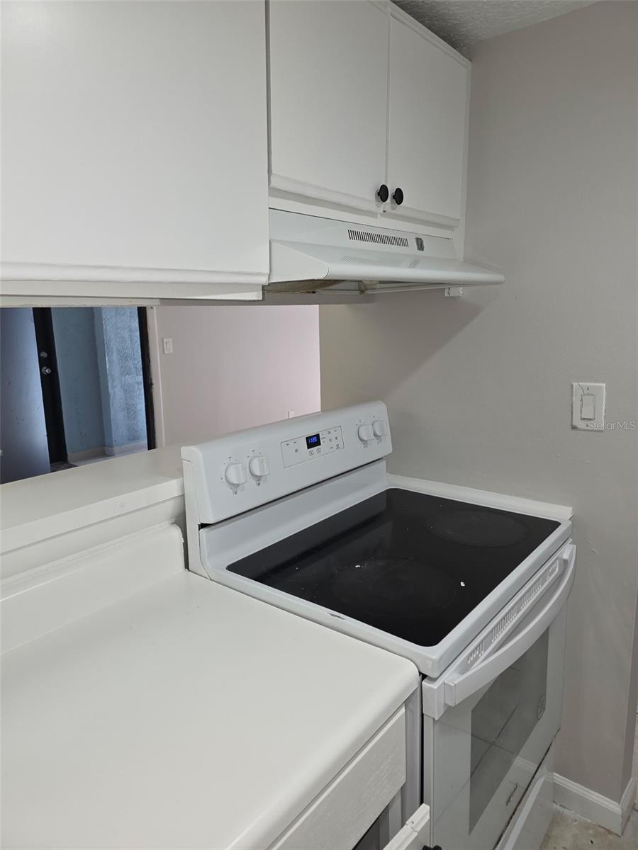 Listing photo id 6 for 921 Oak Ridge Road C