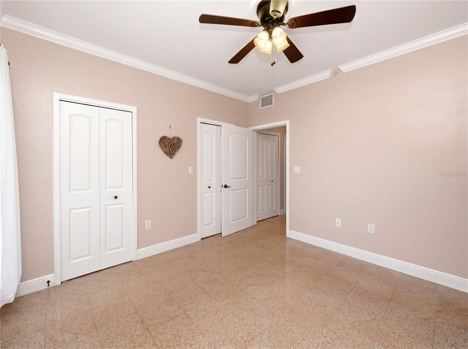Image 19 of 35 For 709 Bloom Street 160