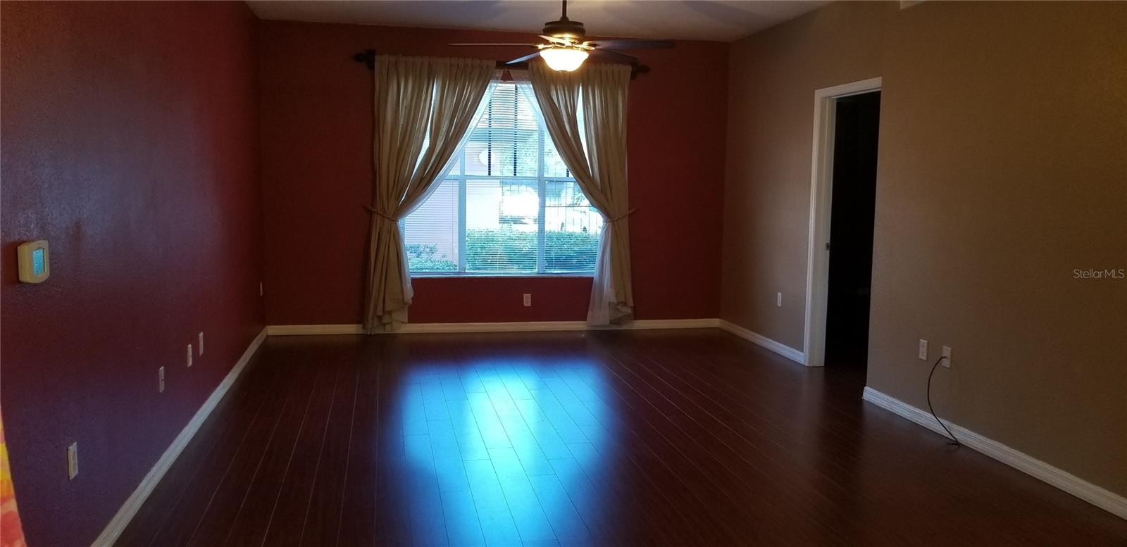 Image 3 of 21 For 5542 Metrowest Boulevard 106
