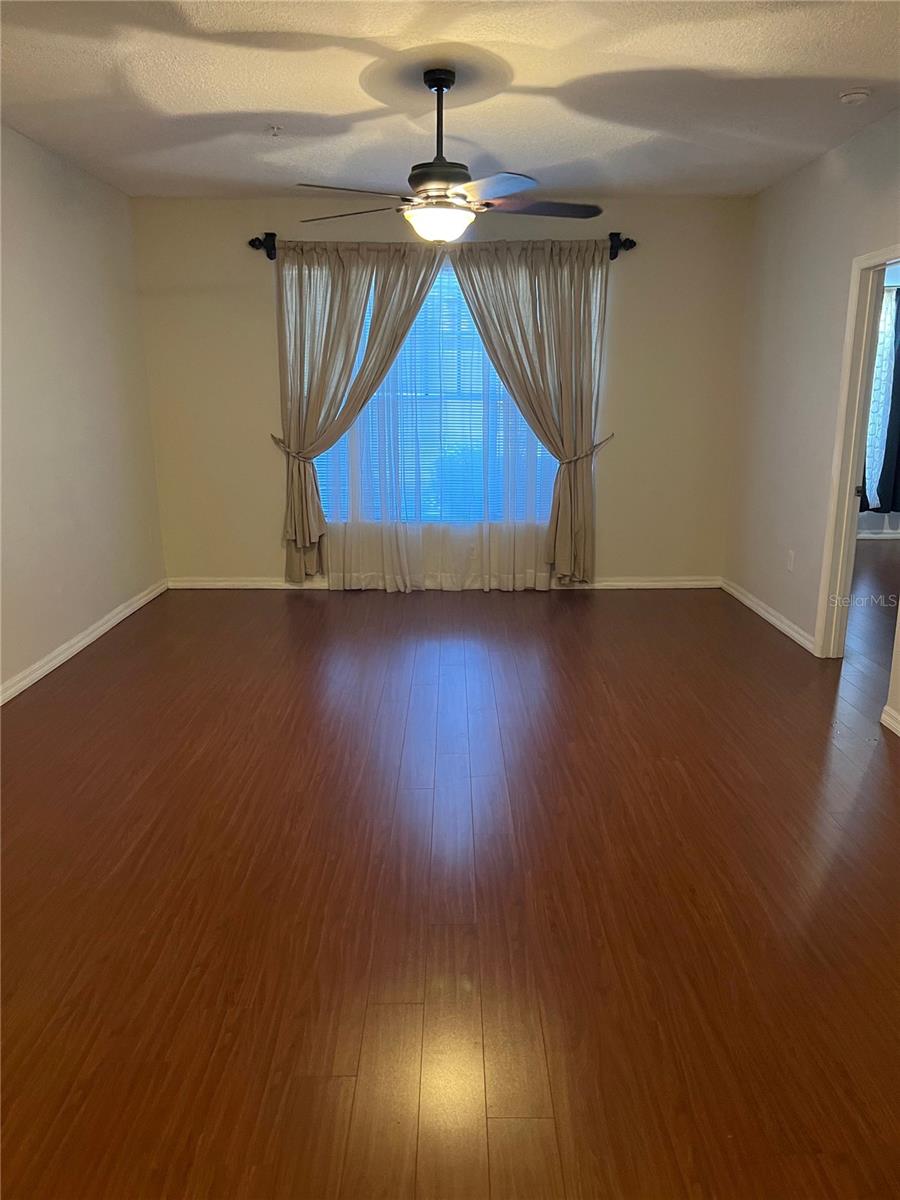 Image 4 of 21 For 5542 Metrowest Boulevard 106
