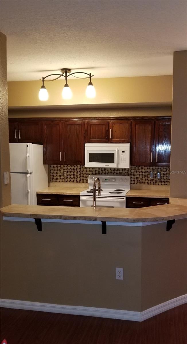 Image 6 of 21 For 5542 Metrowest Boulevard 106