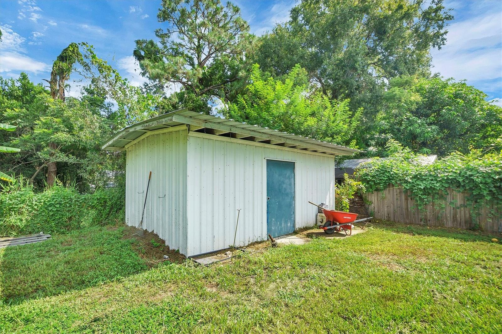 Image 24 of 30 For 517 Marianna Road
