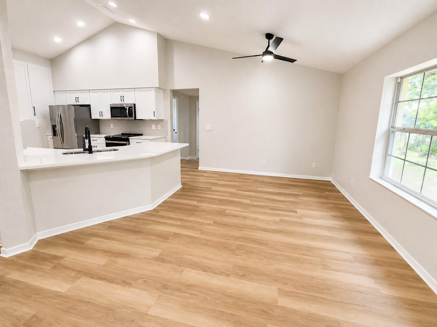Image 4 of 17 For 17440 112th Avenue