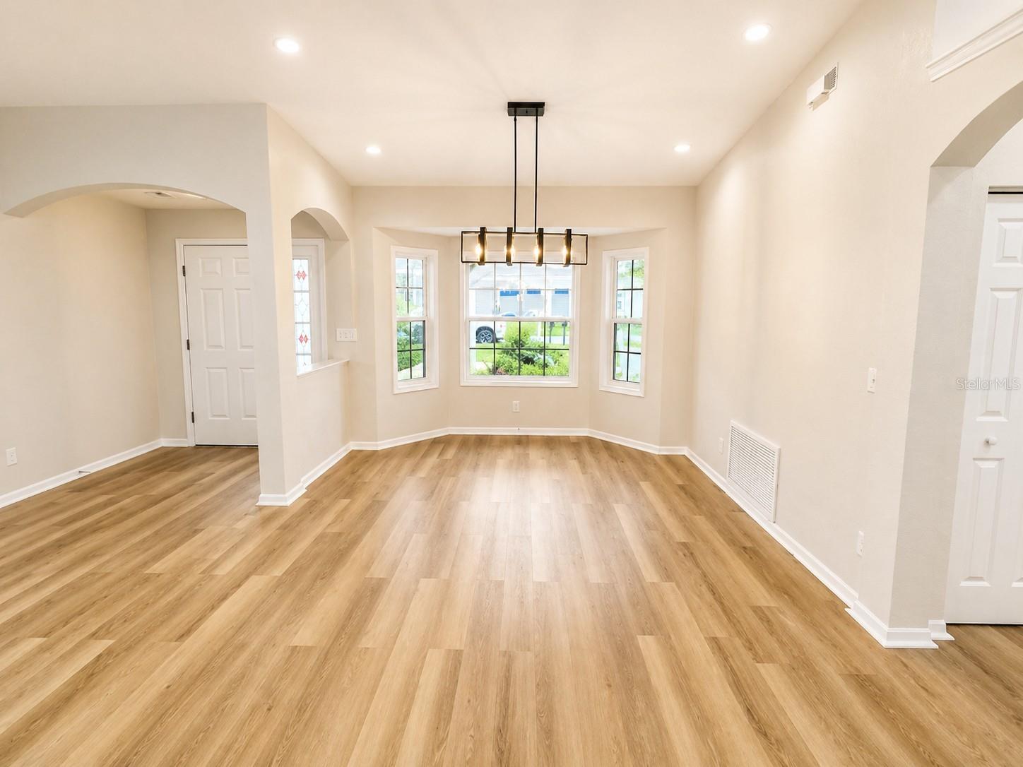 Image 6 of 17 For 17440 112th Avenue