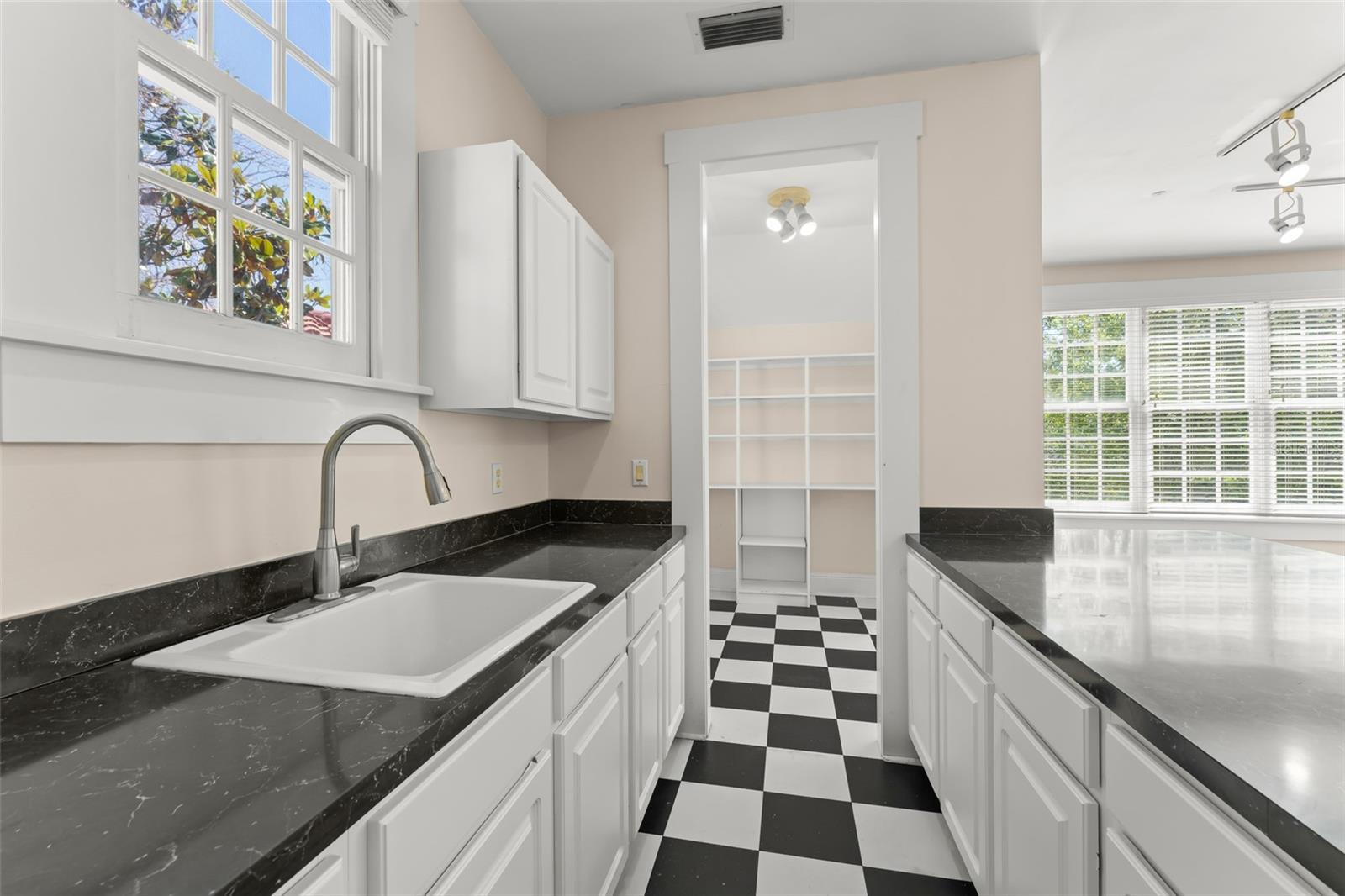 Image 76 of 86 For 403 Water Street