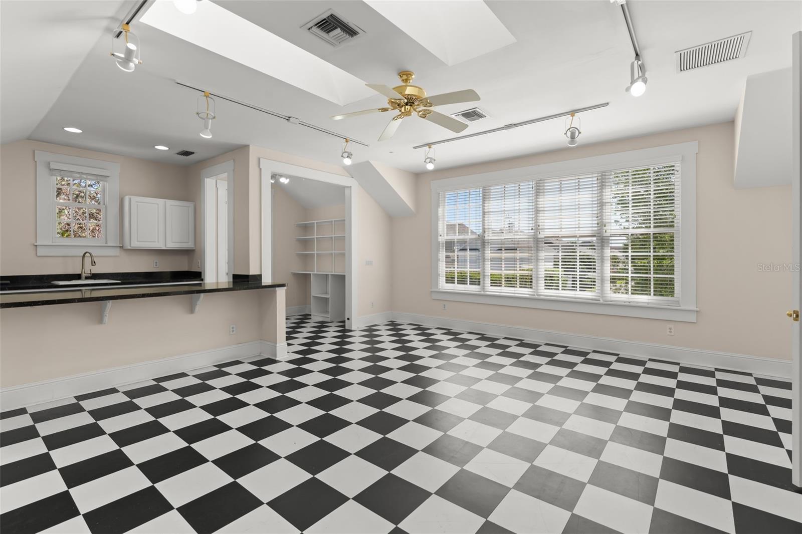 Image 77 of 86 For 403 Water Street