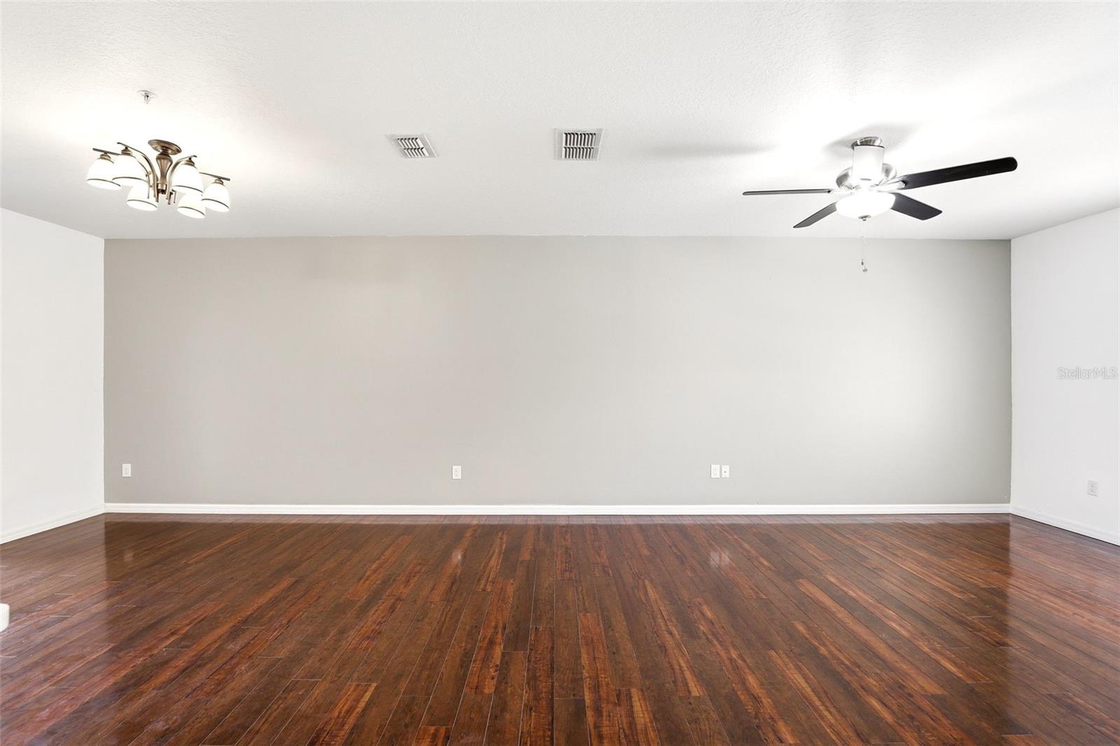Image 11 of 33 For 4813 Apple Blossom Lane
