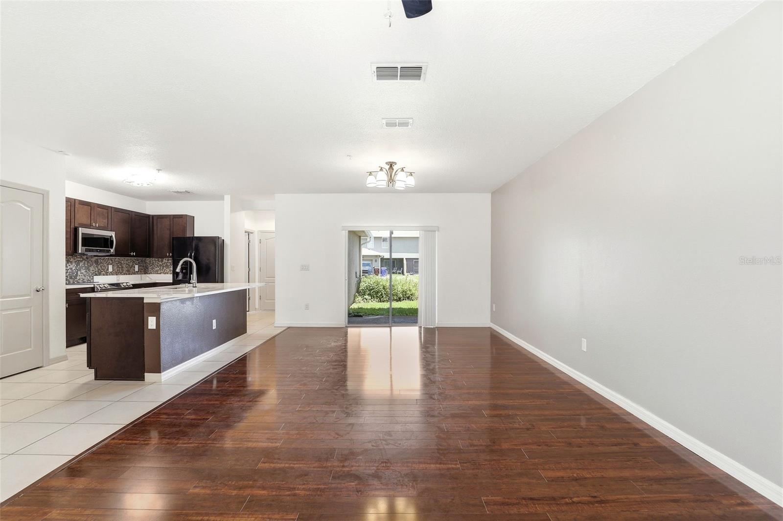 Image 12 of 33 For 4813 Apple Blossom Lane