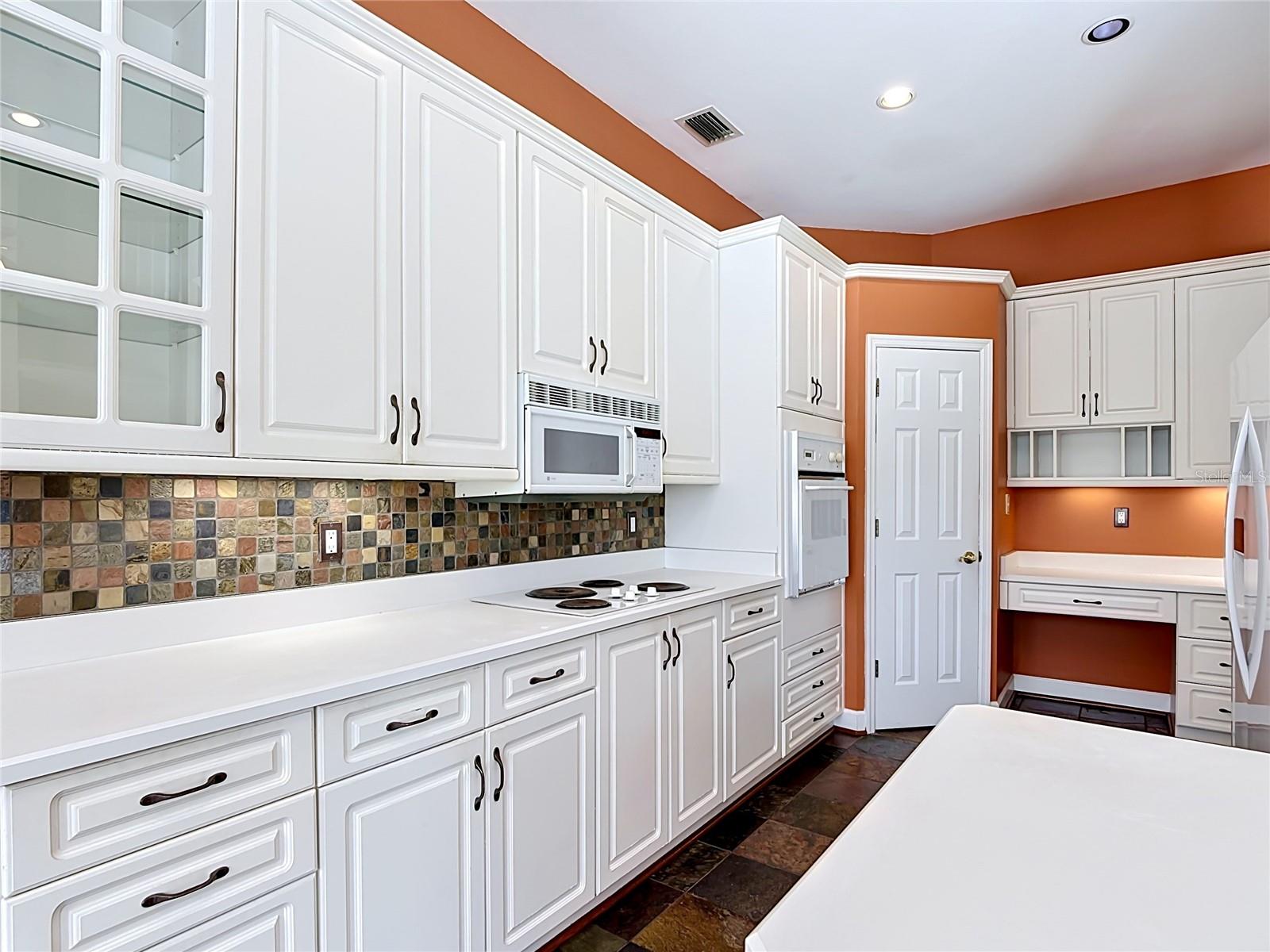 Image 19 of 48 For 3880 Hunters Isle Drive