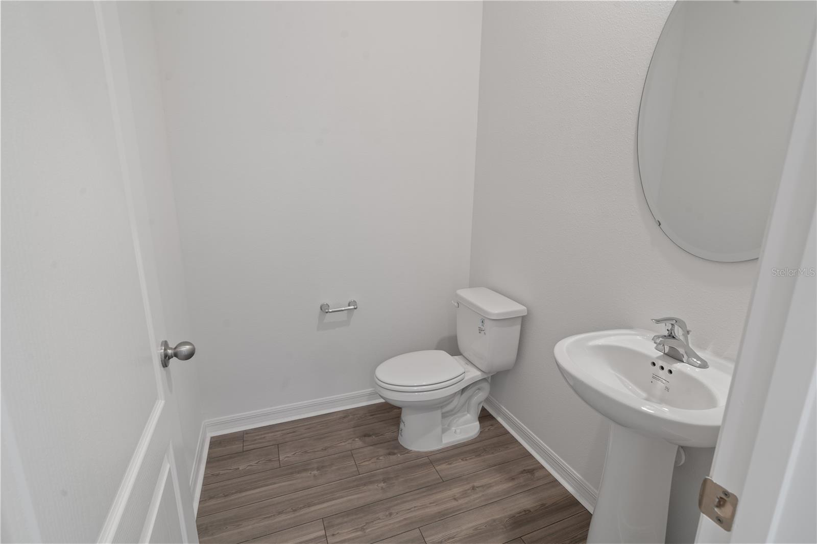 Image 7 of 19 For 563 Bay Leaf Drive