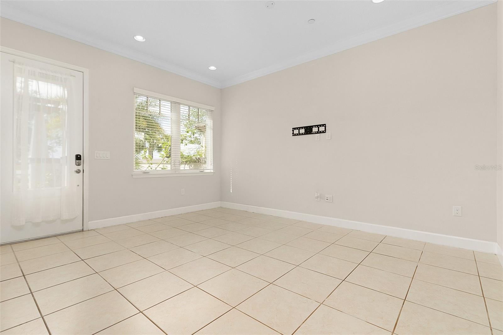 Image 10 of 64 For 13813 Benavente Avenue