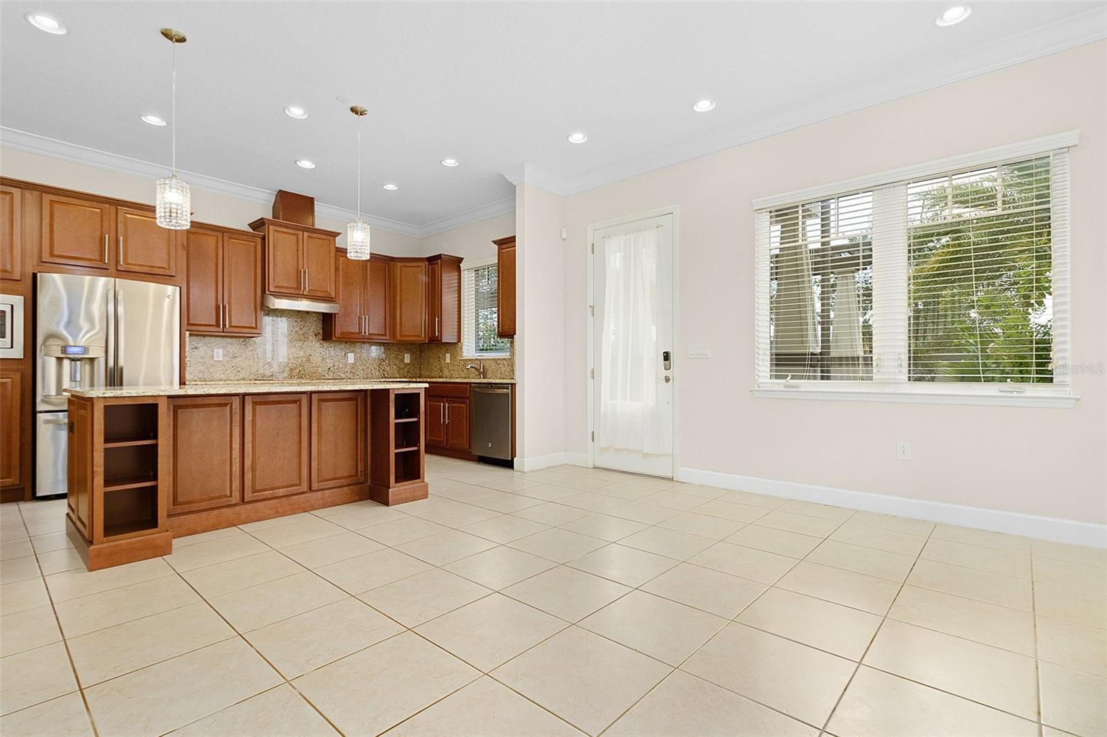 Image 11 of 64 For 13813 Benavente Avenue