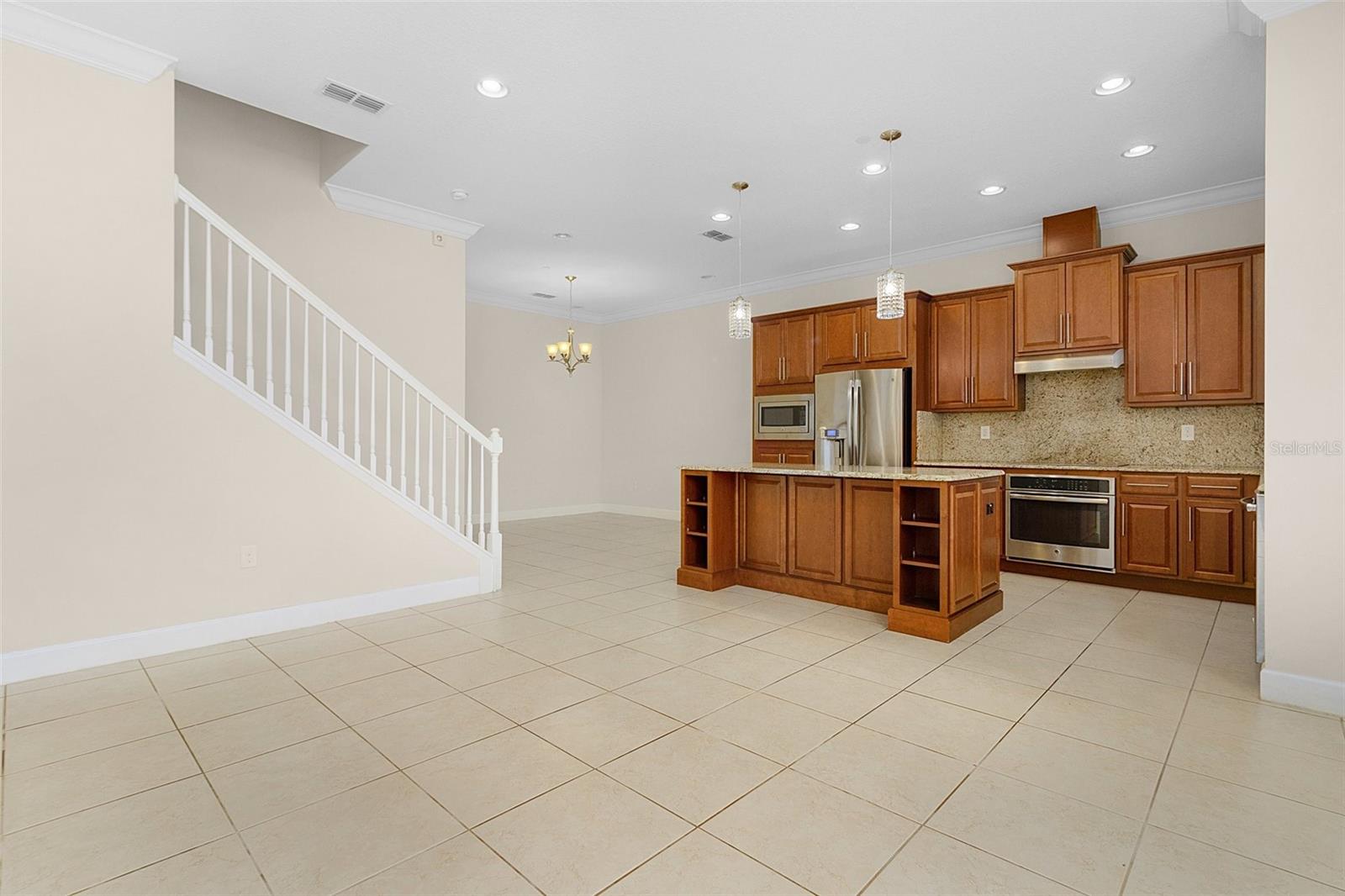 Image 12 of 64 For 13813 Benavente Avenue