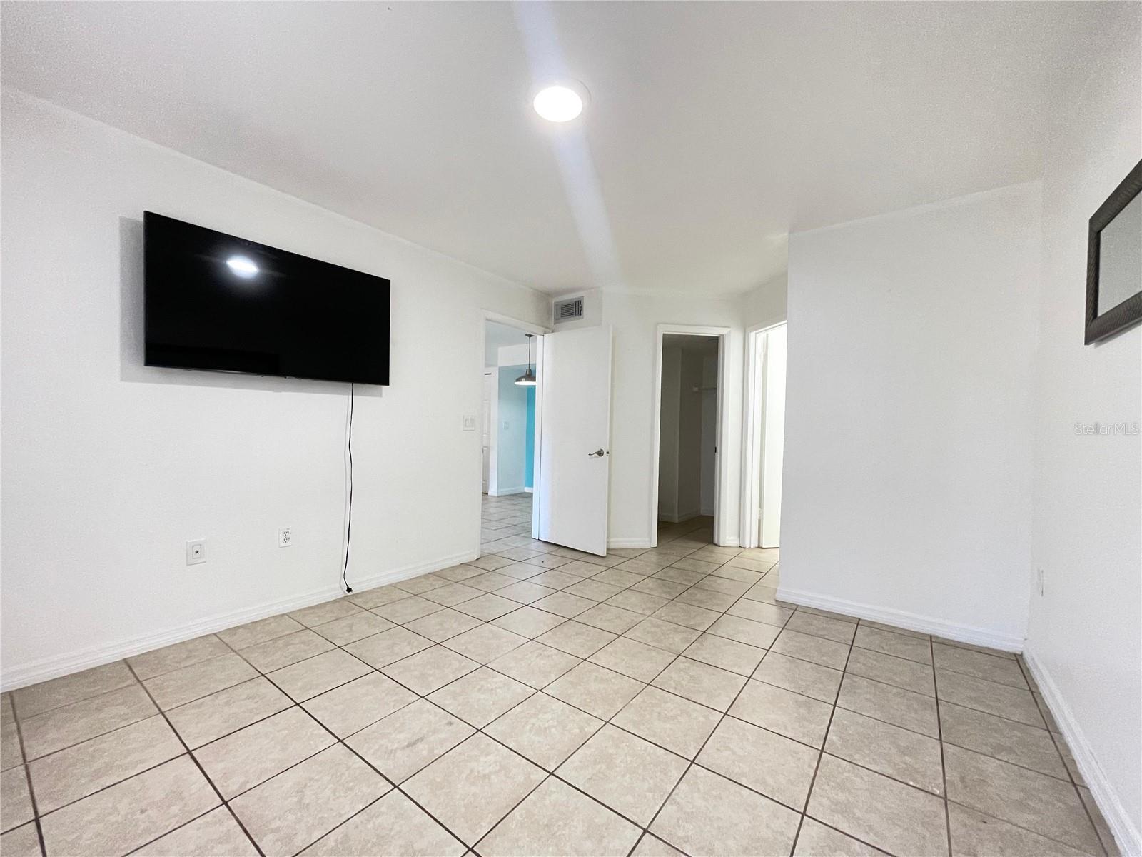 Image 6 of 19 For 3008 Parkway Boulevard 107