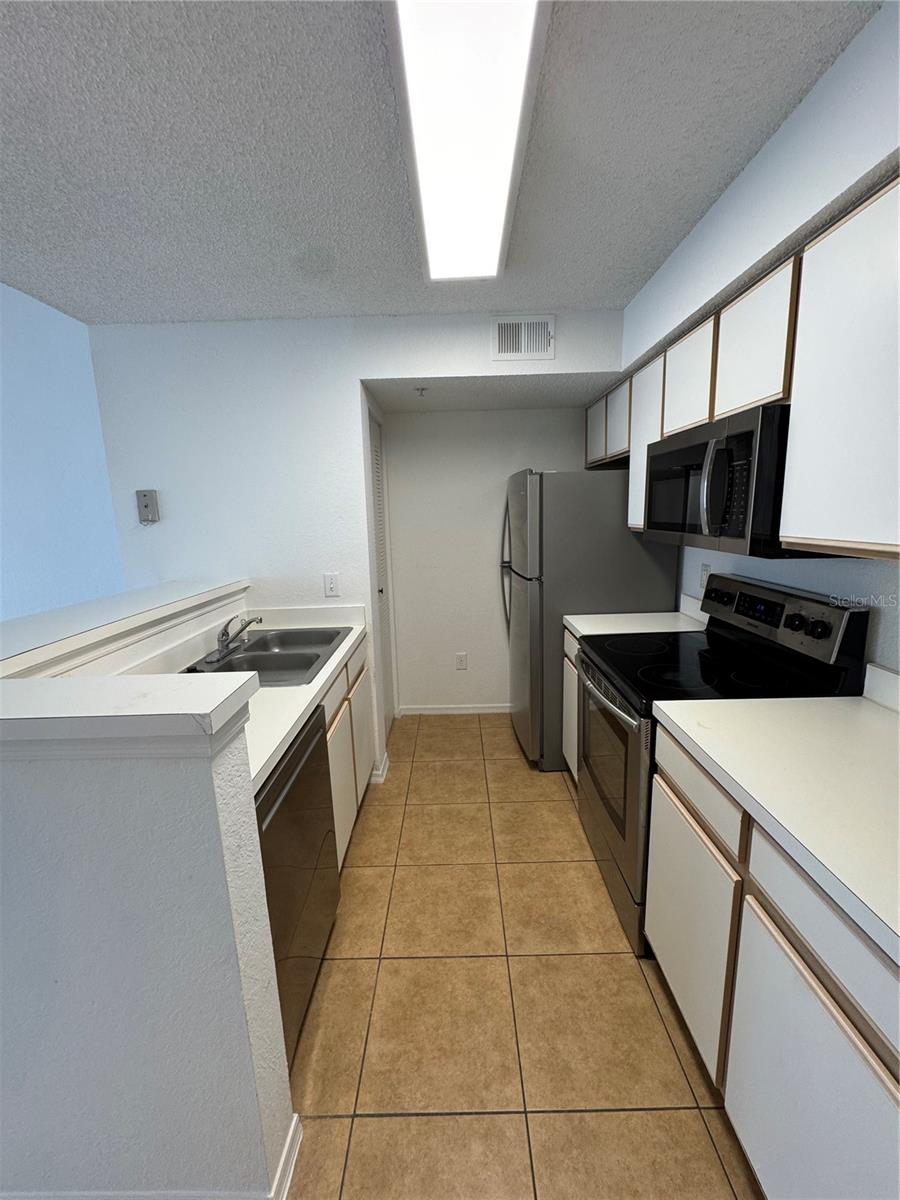 Image 6 of 7 For 2218 Grand Cayman Court 1331