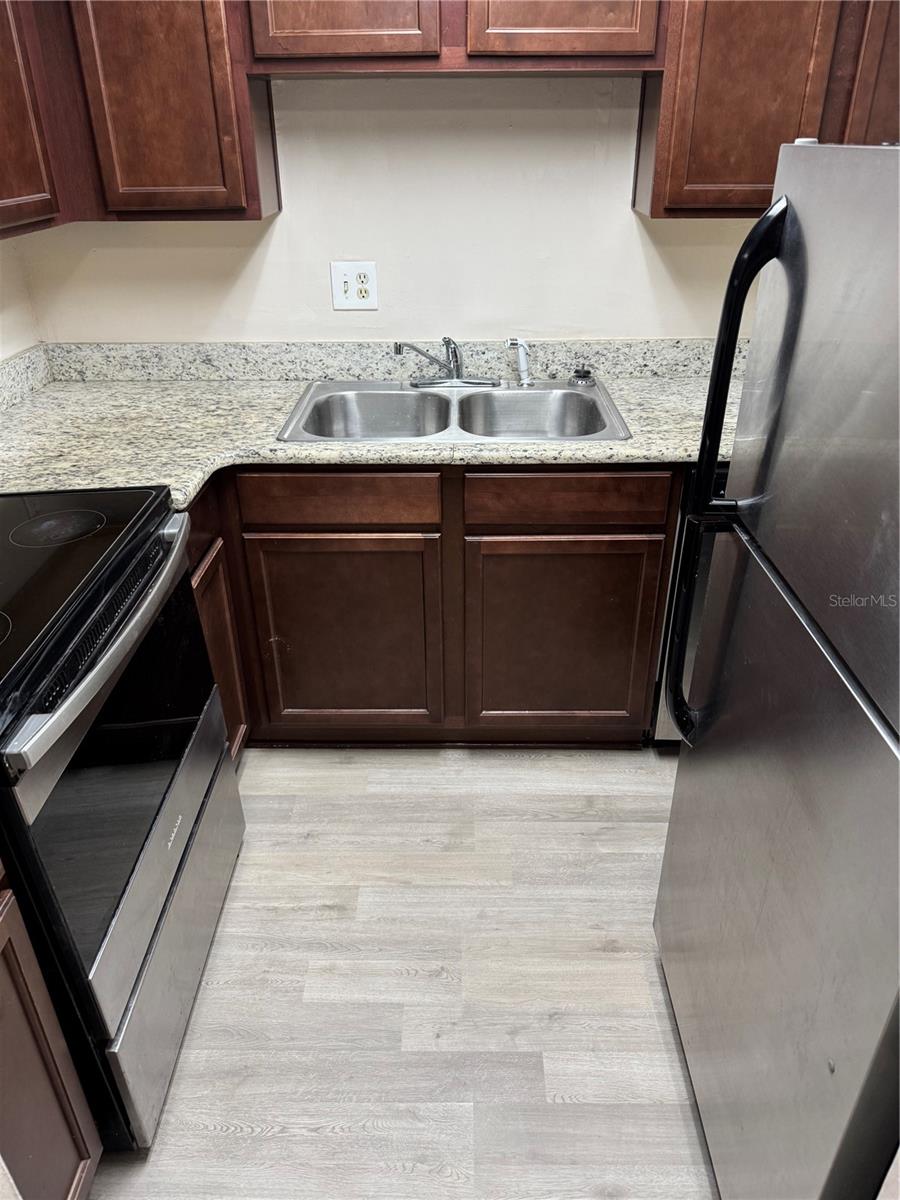 Image 3 of 6 For 948 Lake Destiny Road C