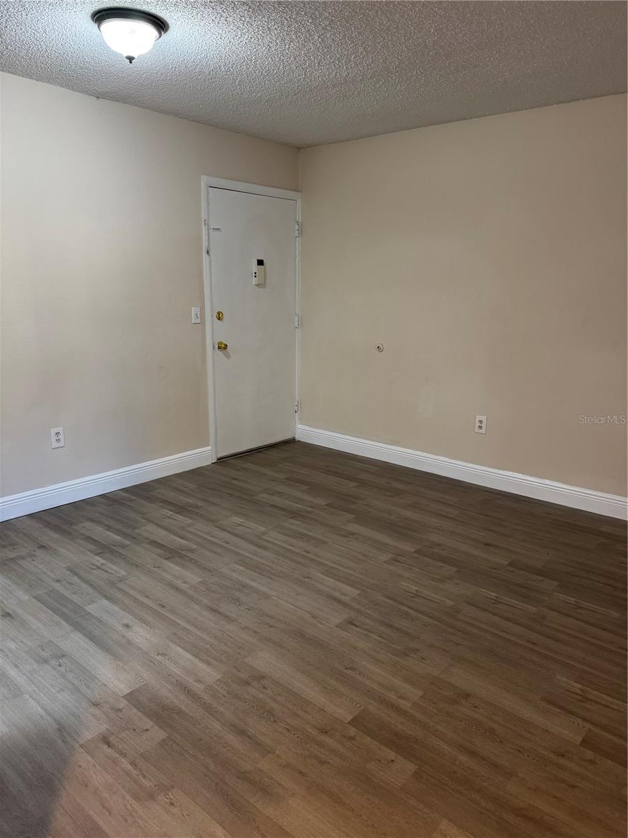 Image 4 of 6 For 948 Lake Destiny Road C
