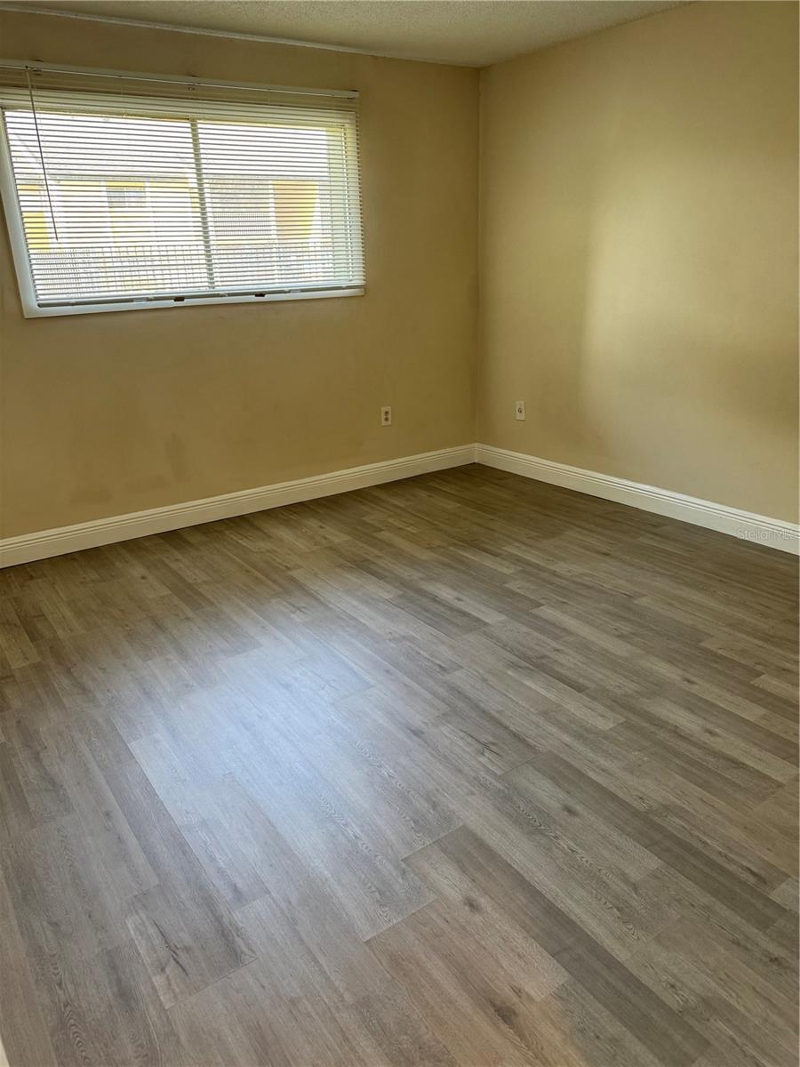 Image 6 of 6 For 948 Lake Destiny Road C