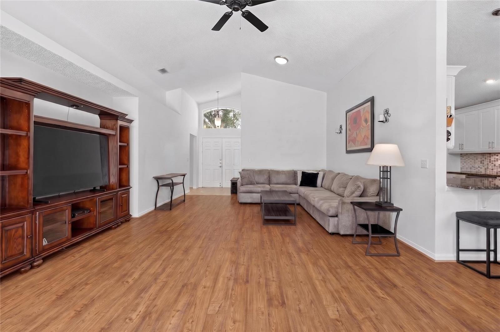 Image 11 of 59 For 2272 Mallory Cir Circle