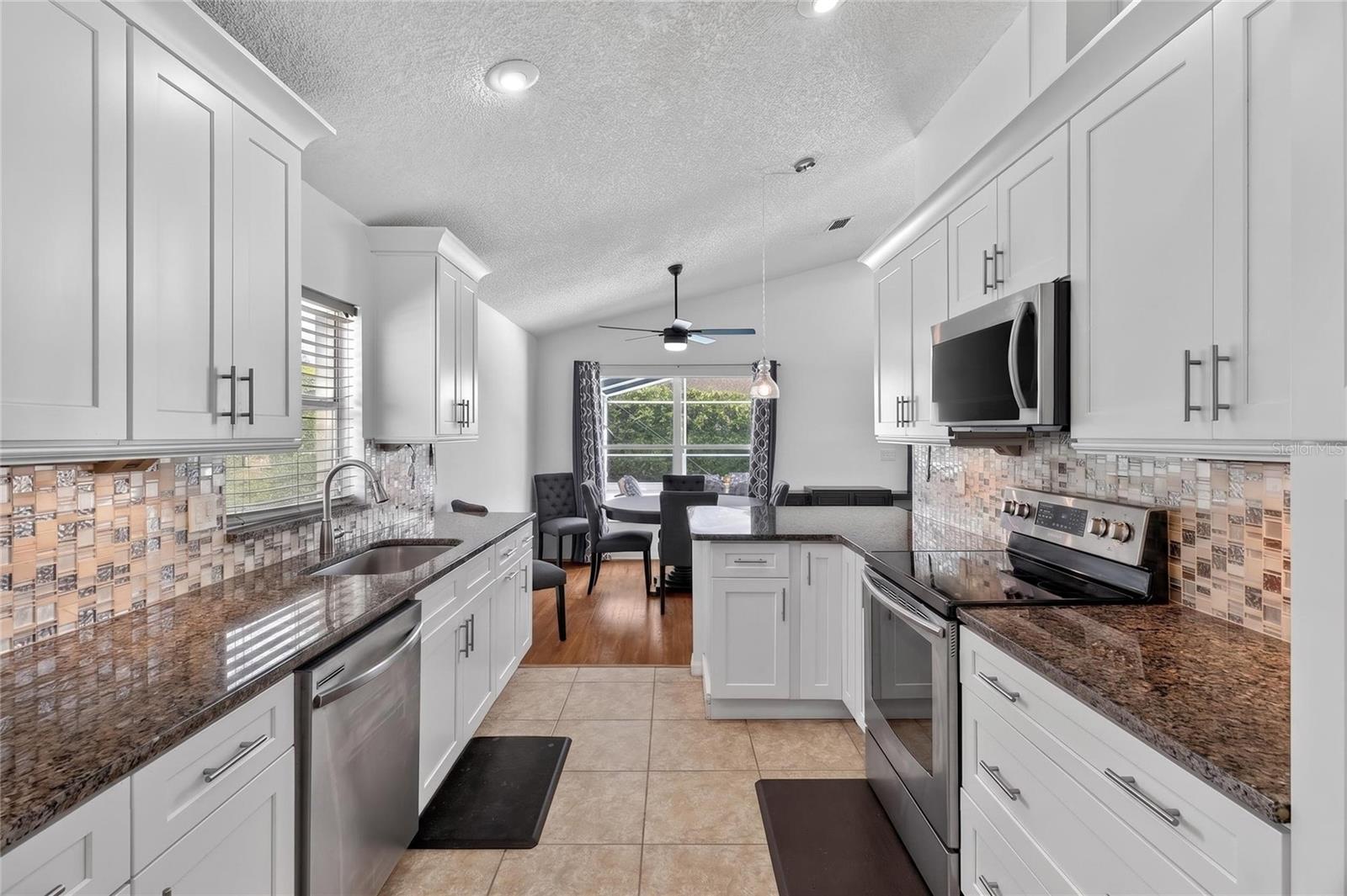 Image 23 of 59 For 2272 Mallory Cir Circle
