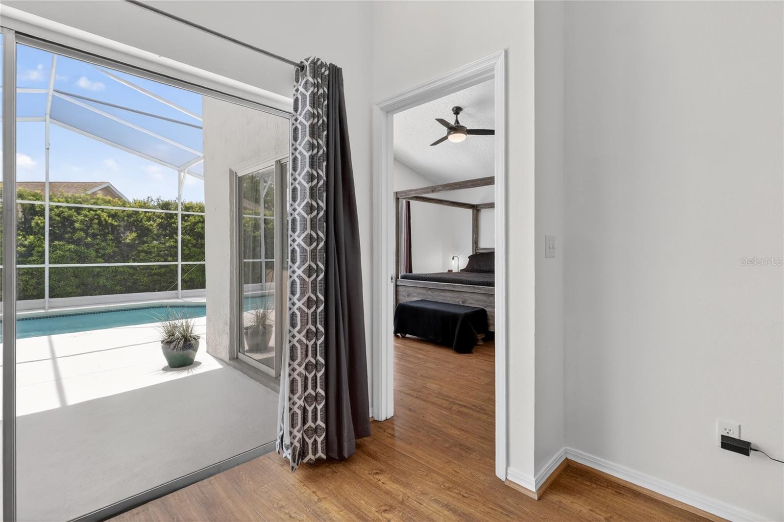 Image 33 of 59 For 2272 Mallory Cir Circle