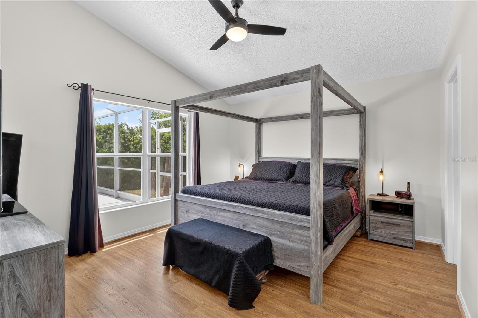 Image 34 of 59 For 2272 Mallory Cir Circle