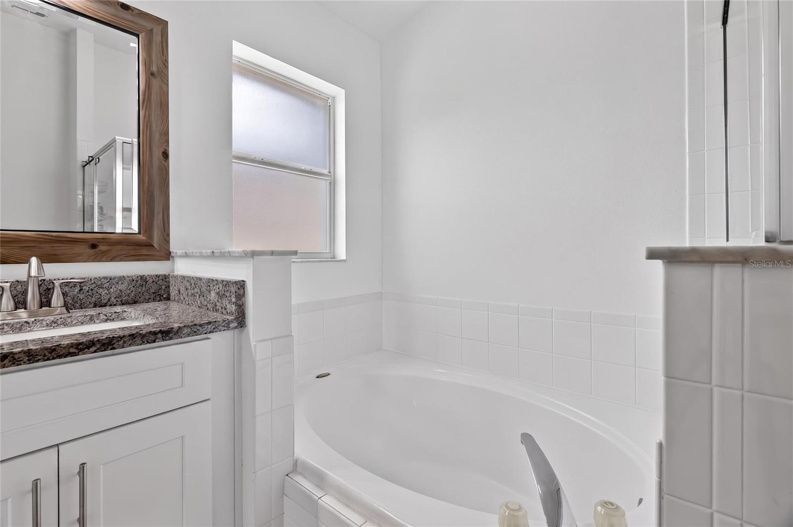 Image 40 of 59 For 2272 Mallory Cir Circle