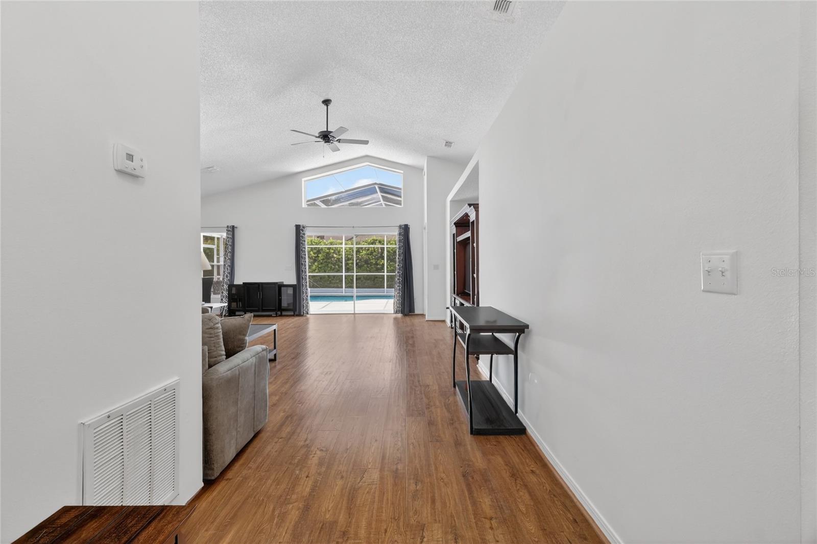 Image 5 of 59 For 2272 Mallory Cir Circle