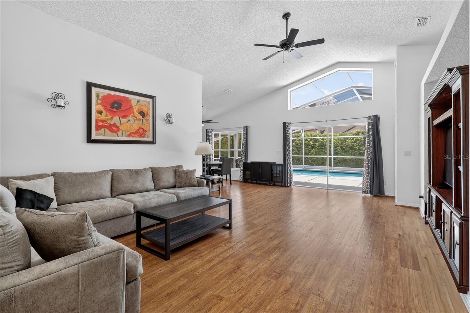 Image 6 of 59 For 2272 Mallory Cir Circle