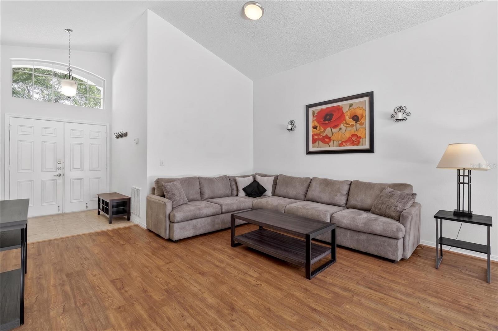 Image 7 of 59 For 2272 Mallory Cir Circle