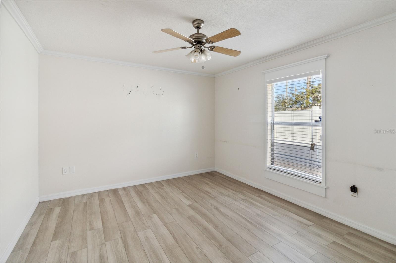 Image 18 of 52 For 402 Rio Grande Court