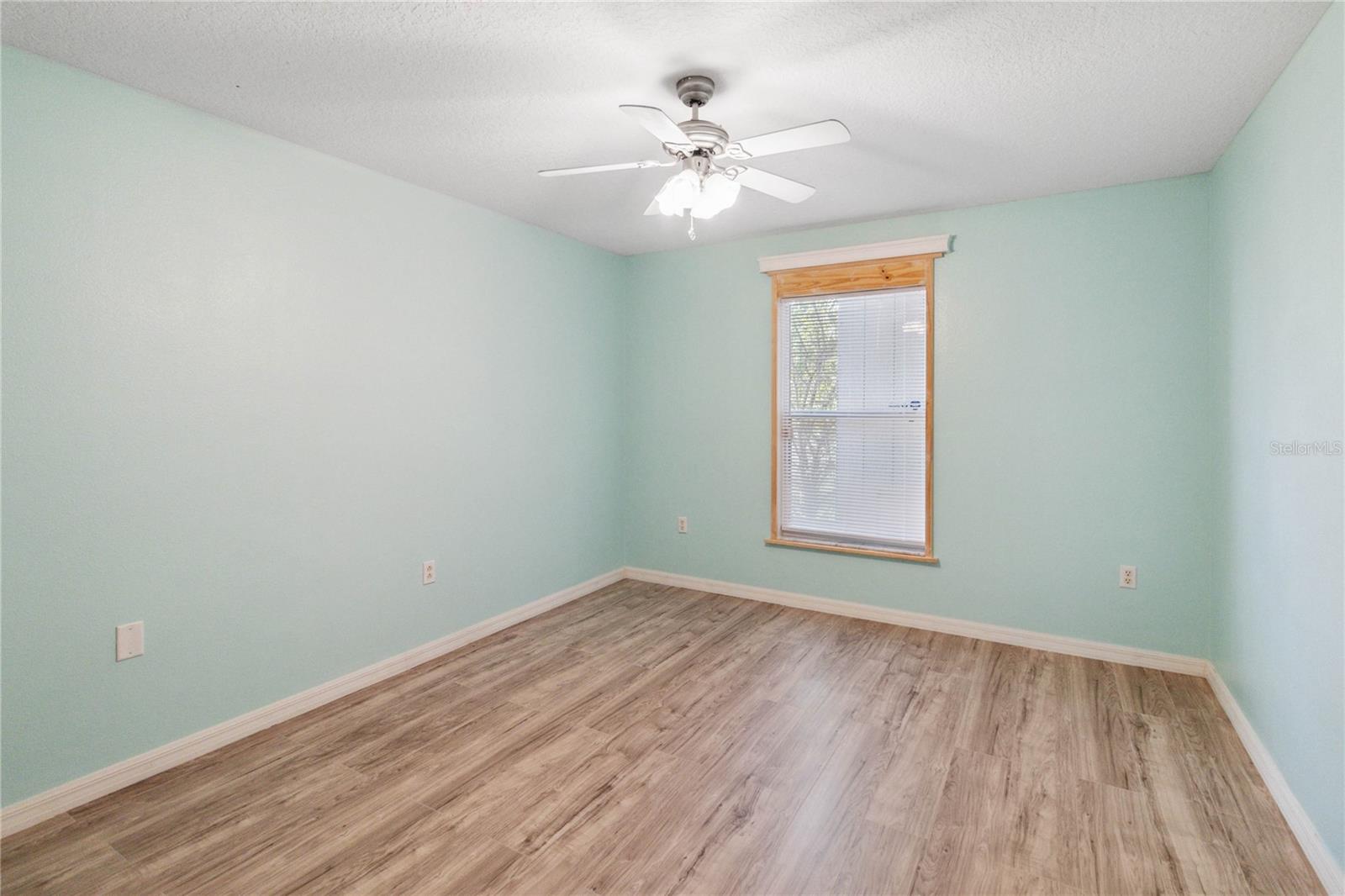 Image 20 of 52 For 402 Rio Grande Court