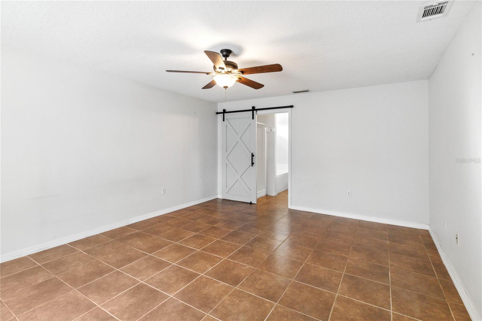 Image 23 of 52 For 402 Rio Grande Court