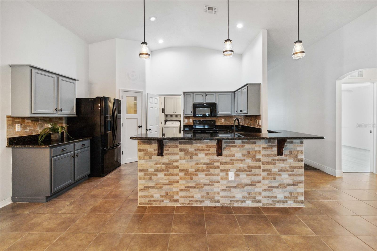 Image 4 of 52 For 402 Rio Grande Court