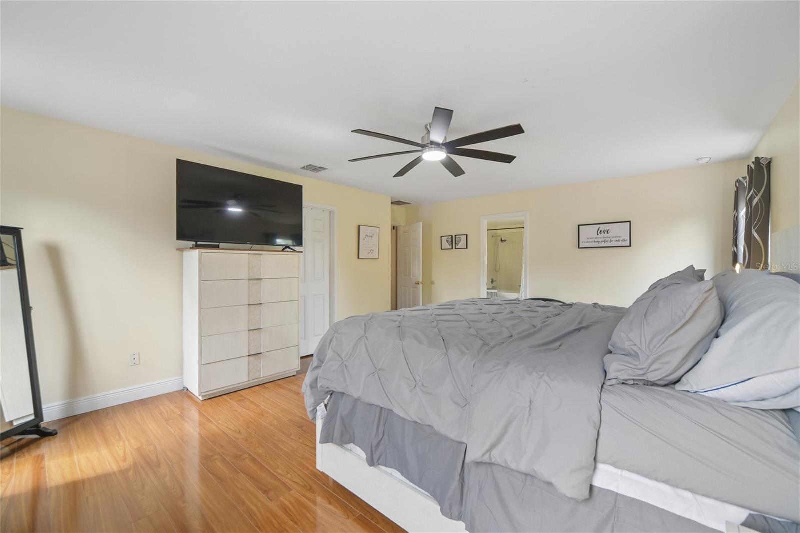 Image 25 of 45 For 13619 Phoenix Drive