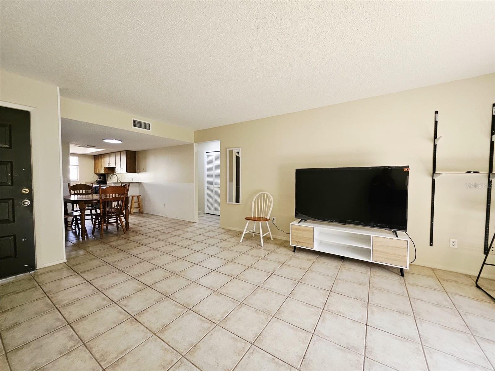 Image 11 of 25 For 14468 Reuter Strasse Circle 503