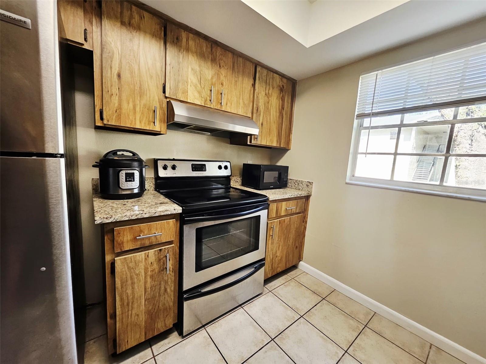 Image 8 of 25 For 14468 Reuter Strasse Circle 503