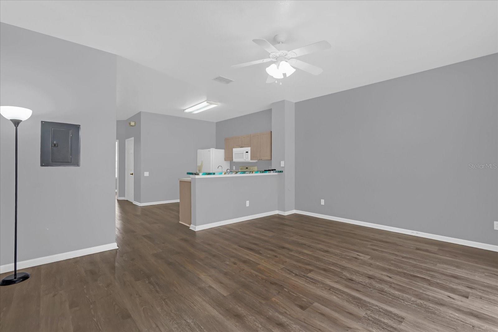 Image 10 of 29 For 2403 Silver Palm Drive