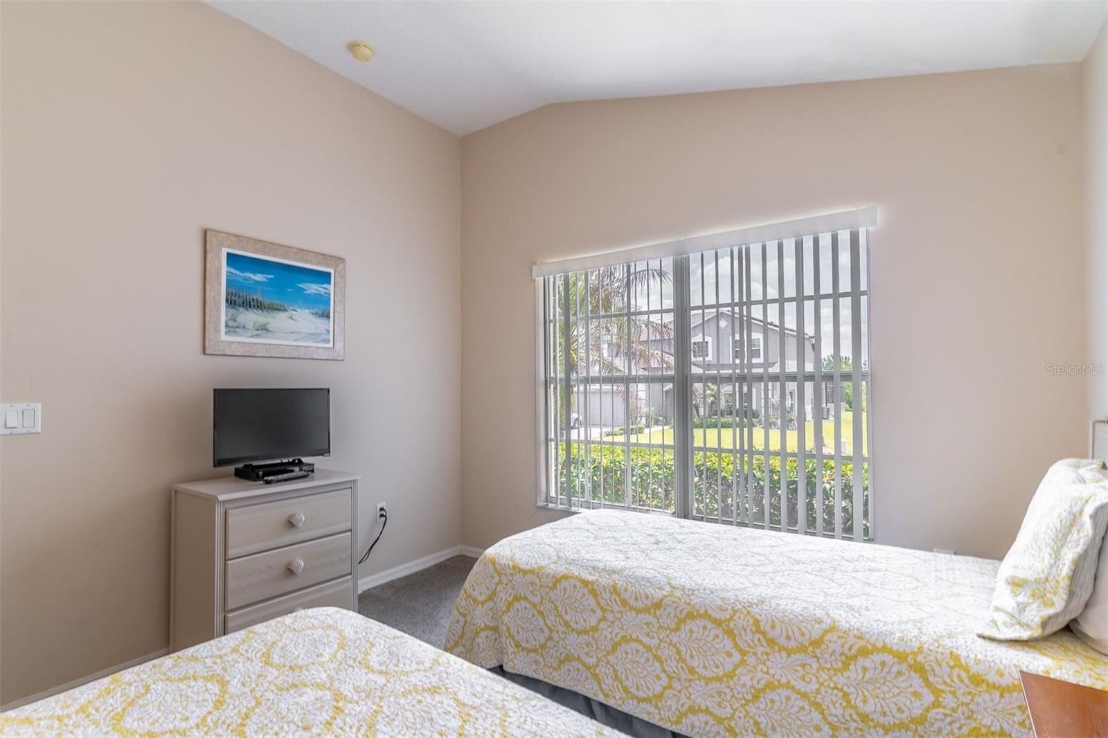 Image 14 of 44 For 513 Balmoral Drive