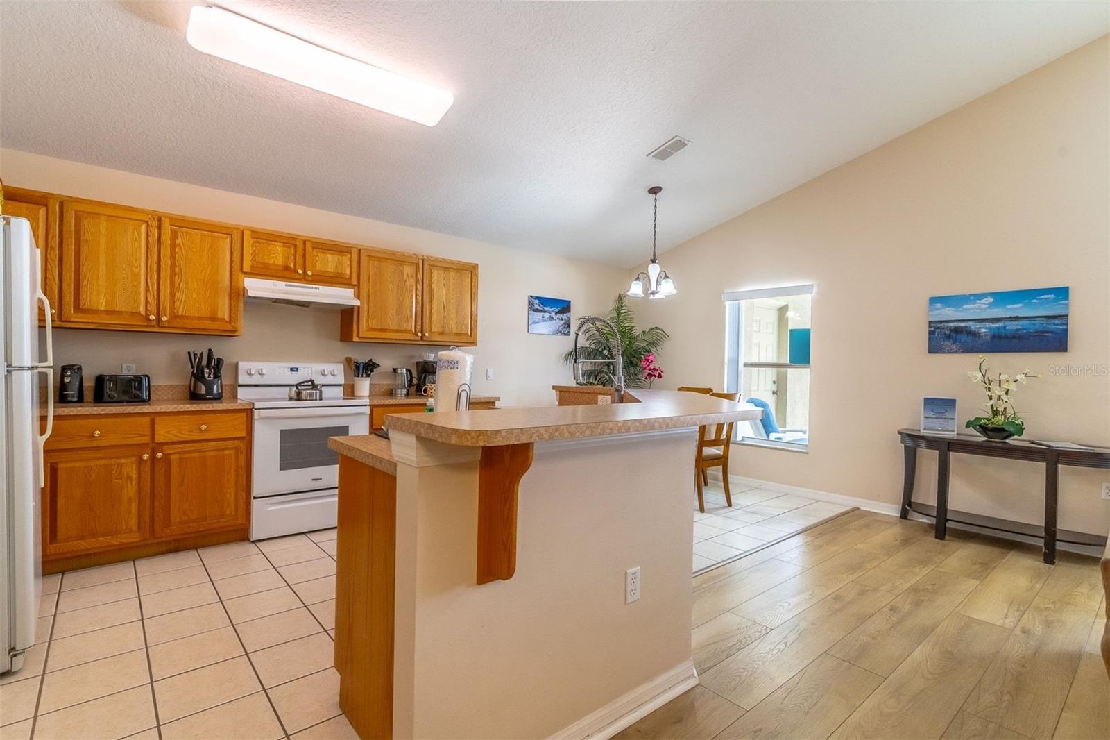 Image 3 of 44 For 513 Balmoral Drive