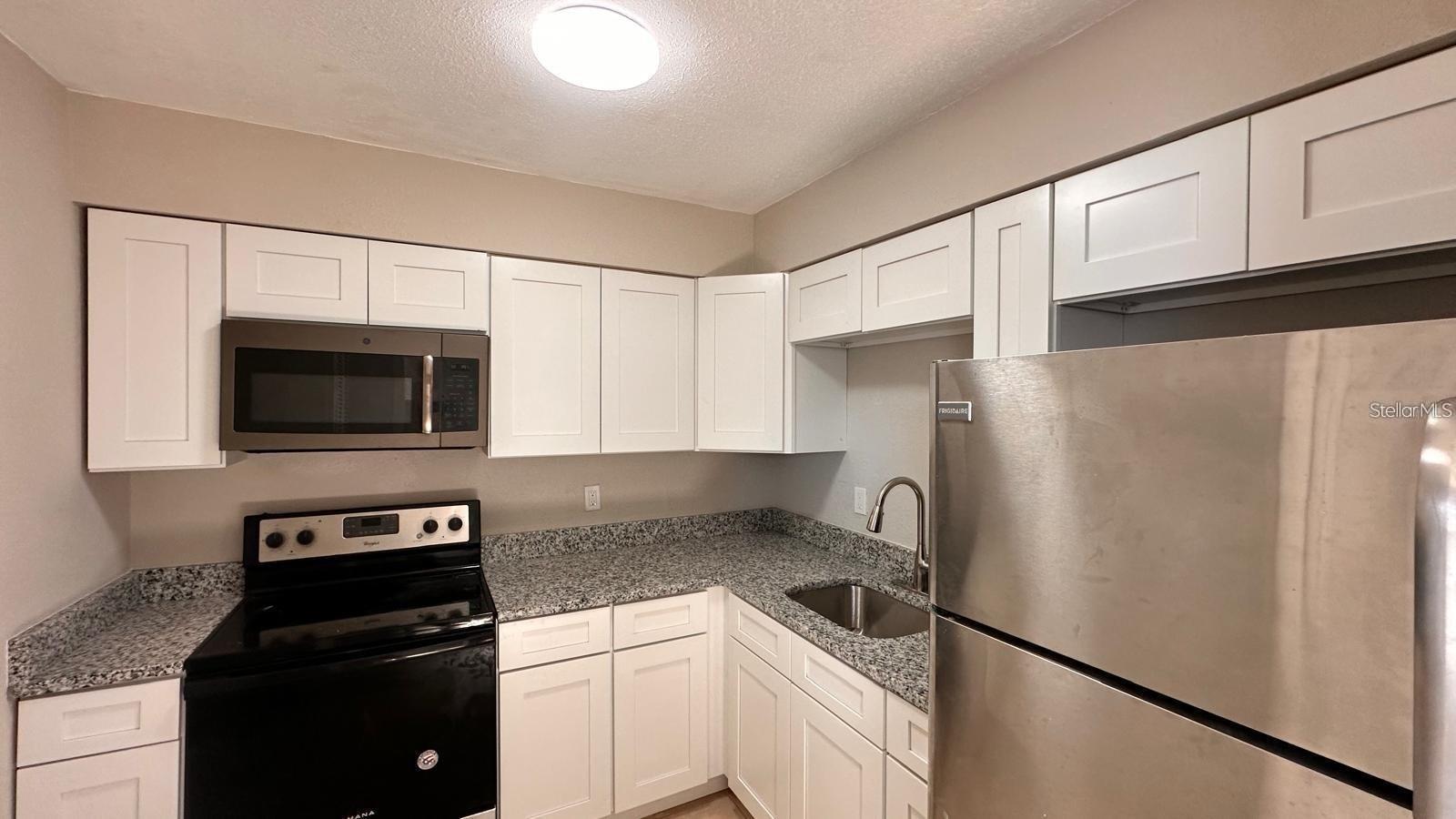 Image 3 of 7 For 390 Haines Boulevard 8
