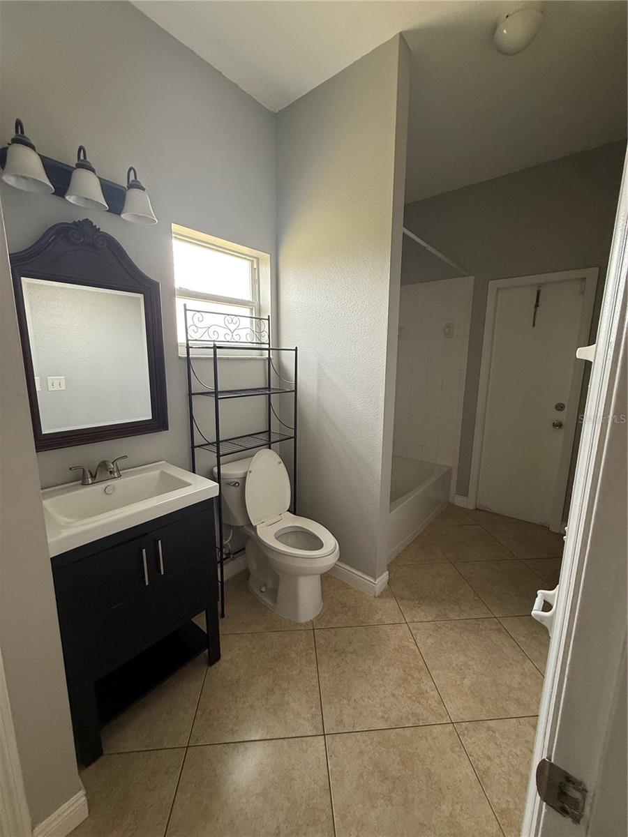 Image 13 of 15 For 819 Jarnac Drive