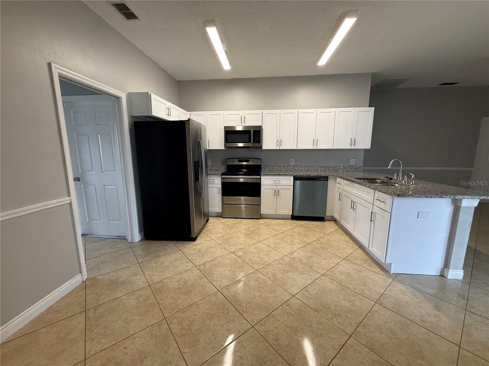 Image 4 of 15 For 819 Jarnac Drive