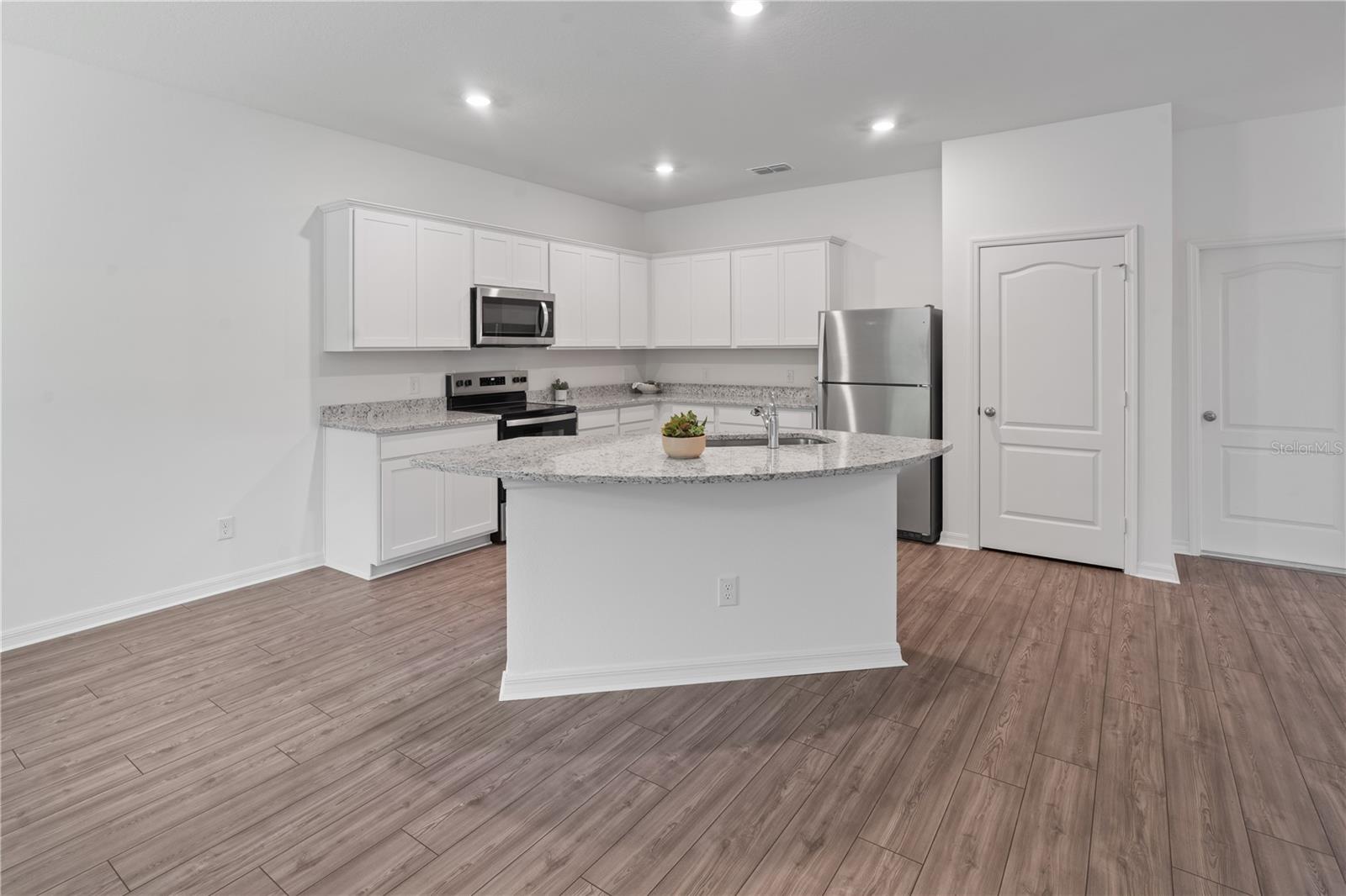Image 5 of 19 For 567 Bay Leaf Drive