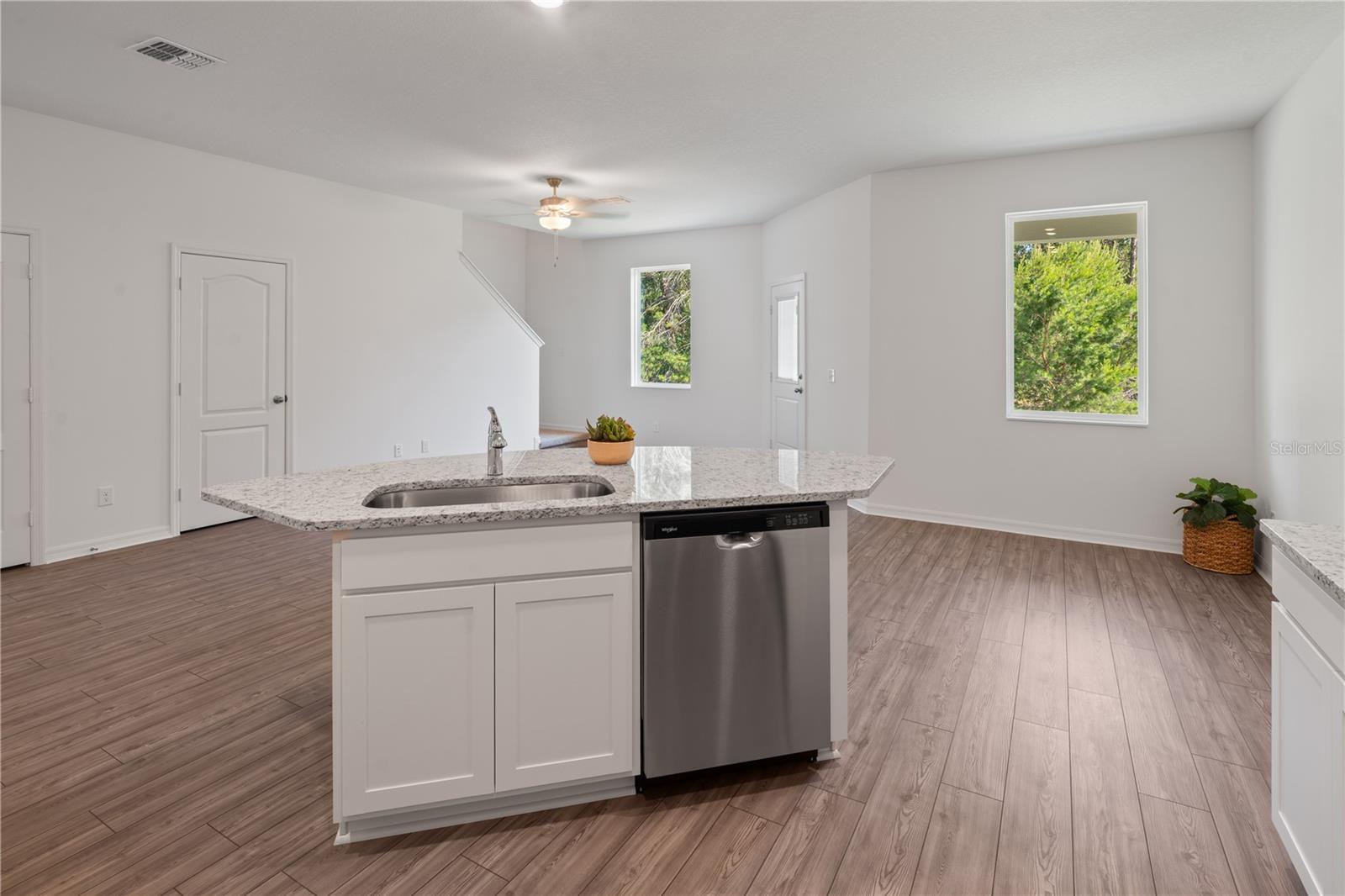 Image 6 of 19 For 567 Bay Leaf Drive